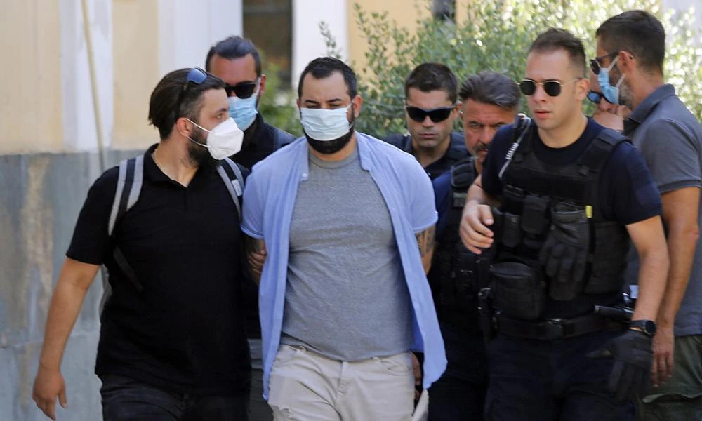 Κάθειρξη 10 ετών με αναστολή στον παίκτη ριάλιτι που είχε «μπουκάρει» στο Εφετείο με 1,2 εκατ. ευρώ και ναρκωτικά
